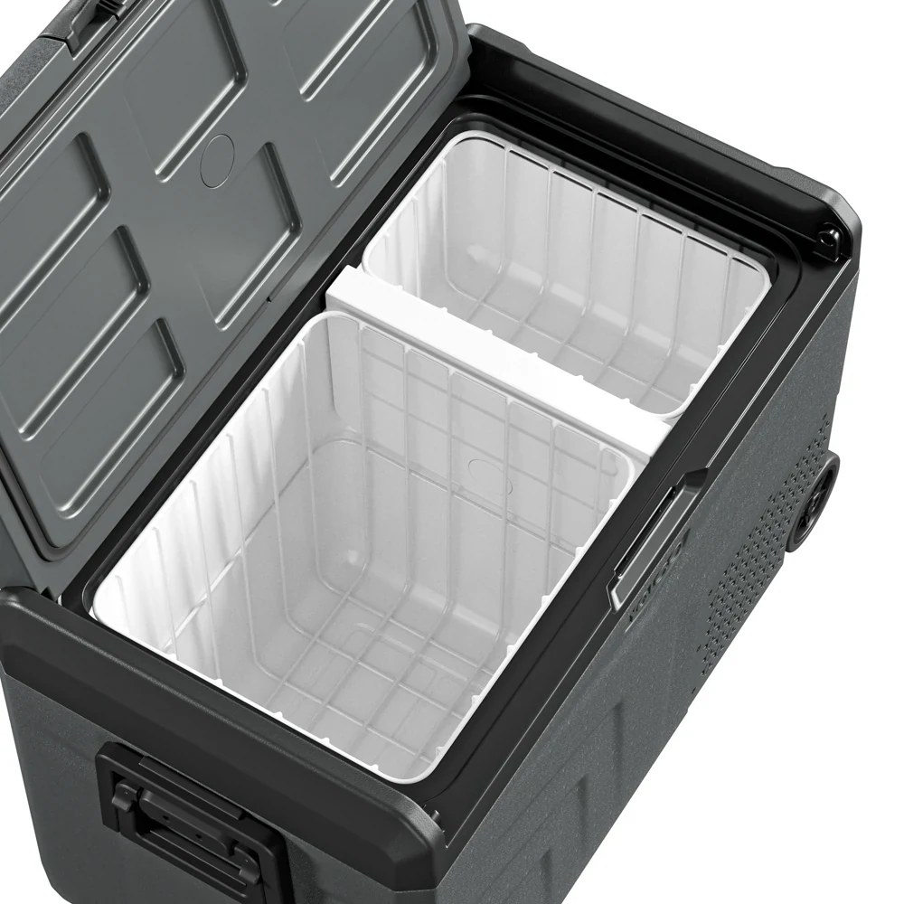 Lodówka turystyczna Yolco TCX50 Carbon 52 L — uchwyt na kubek na pokrywie obok wyświetlacza