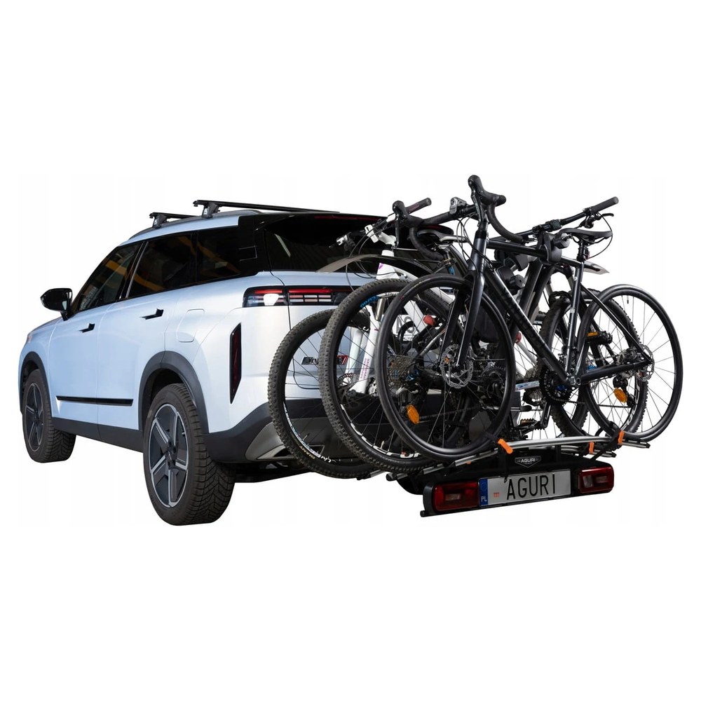 Aguri Active Bike PRO 3 srebrny z trzema rowerami zamontowany na haku samochodu